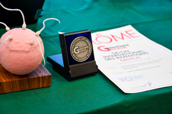 港大醫學院全球首創AI模型精準辨識具受精能力精子，自動識別具備與卵子透明帶結合能力的人類精子百分比，以評估男性生育能力，此發明更榮獲2025年第50屆日內瓦國際發明展銀獎。